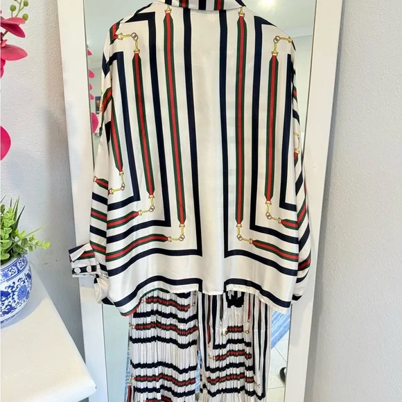 Elegant Silk Batwing Blouse and Pleated Bottom 2 Piece Set - Picture 6 of 13